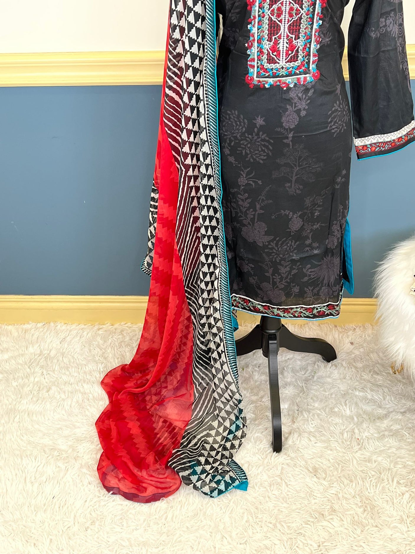 Pakistani Stitched Embroidered lawn Salwar kameez ready to ship