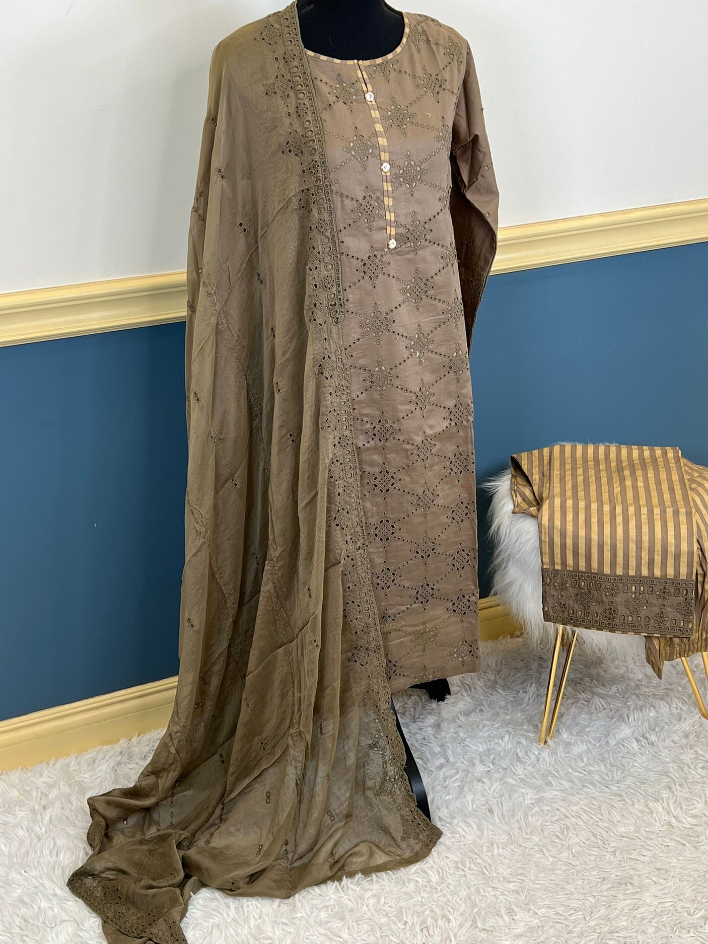 Pakistani Stitched Embroidered lawn Salwar kameez ready to ship