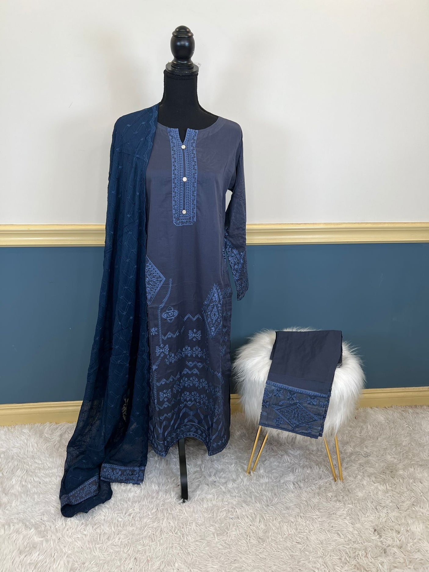 Pakistani Stitched Embroidered lawn Salwar kameez ready to ship