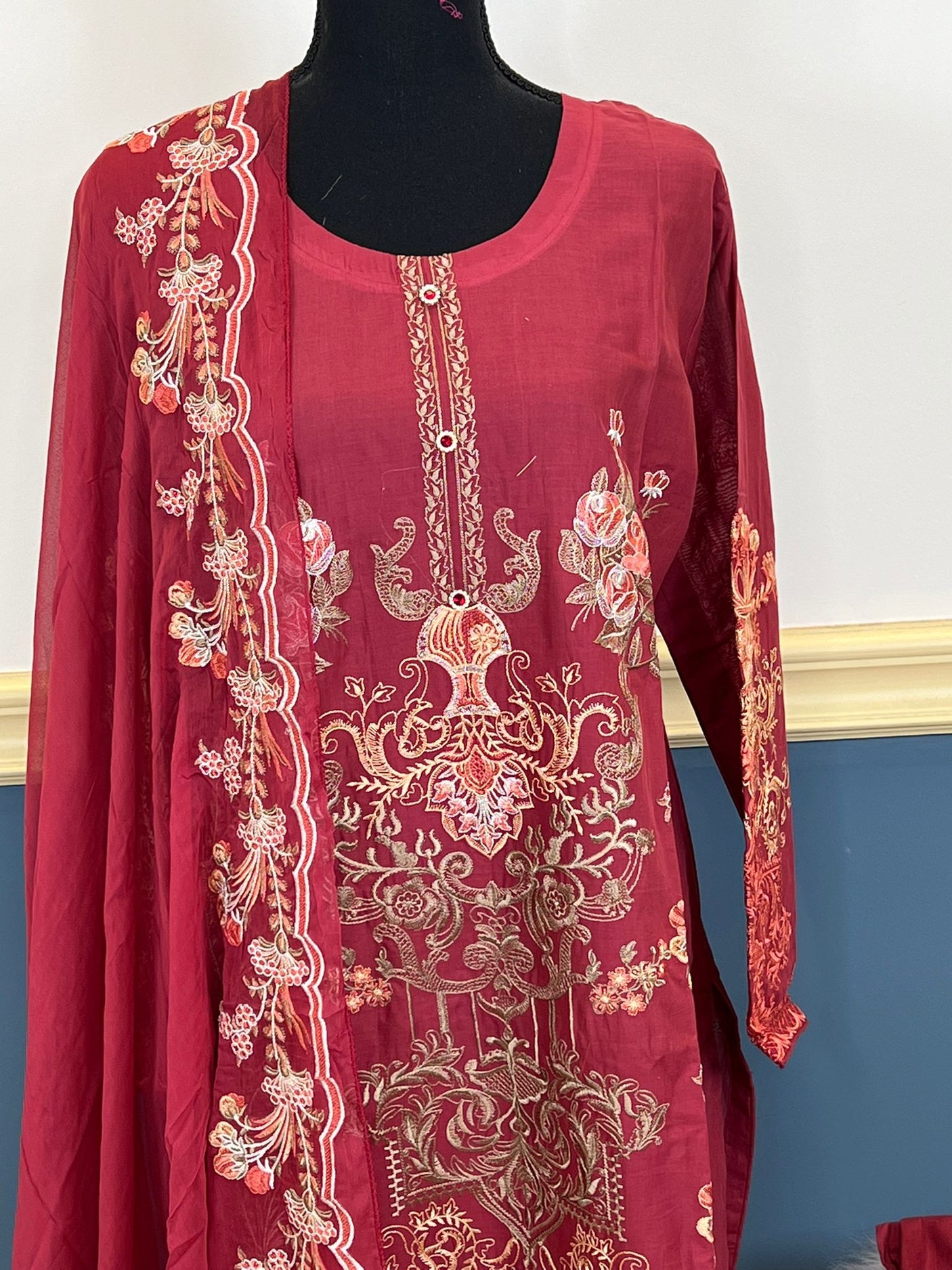 Pakistani Stitched Embroidered lawn Salwar kameez ready to ship