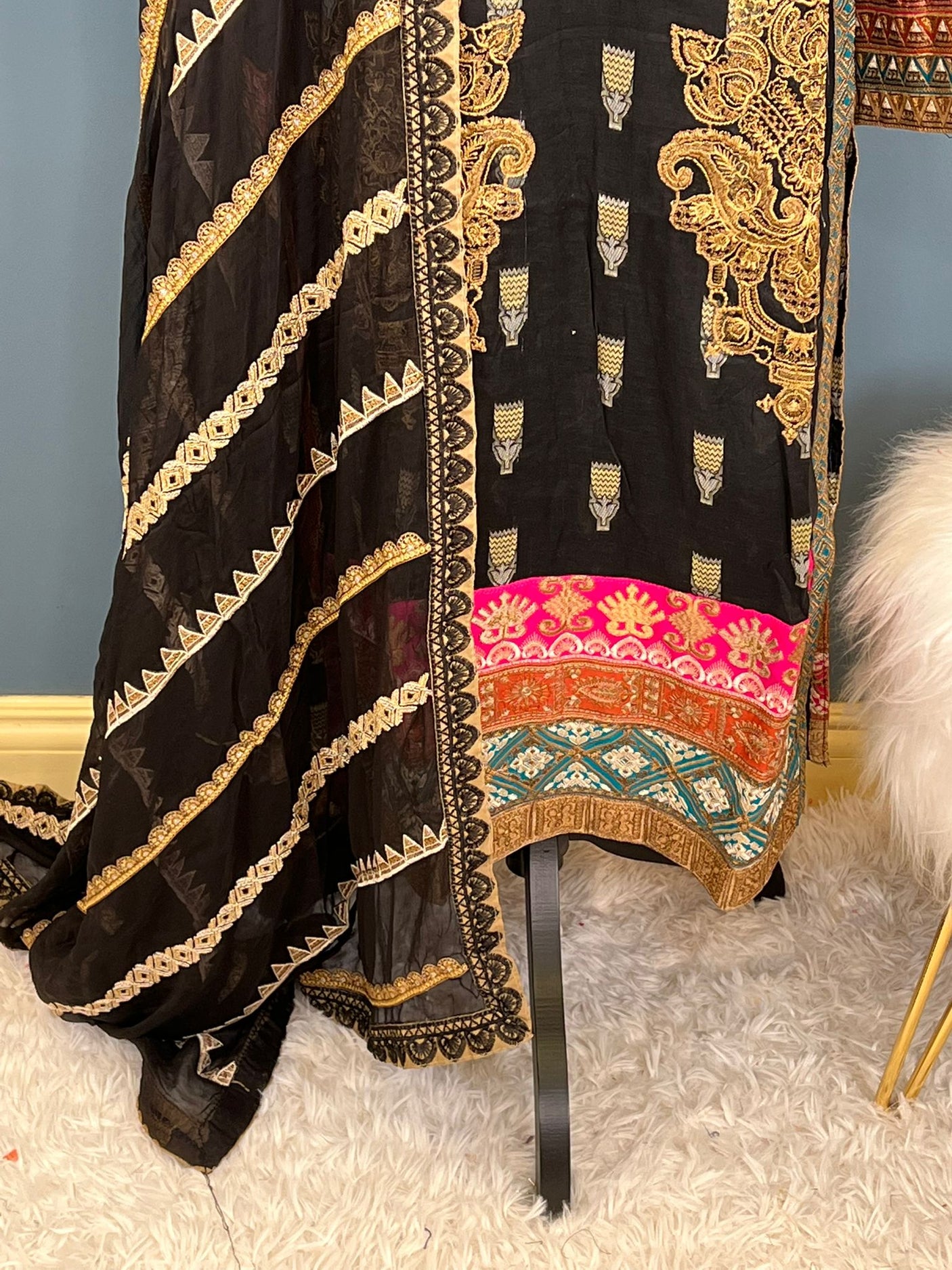 Pakistani Stitched Embroidered lawn Salwar kameez ready to ship