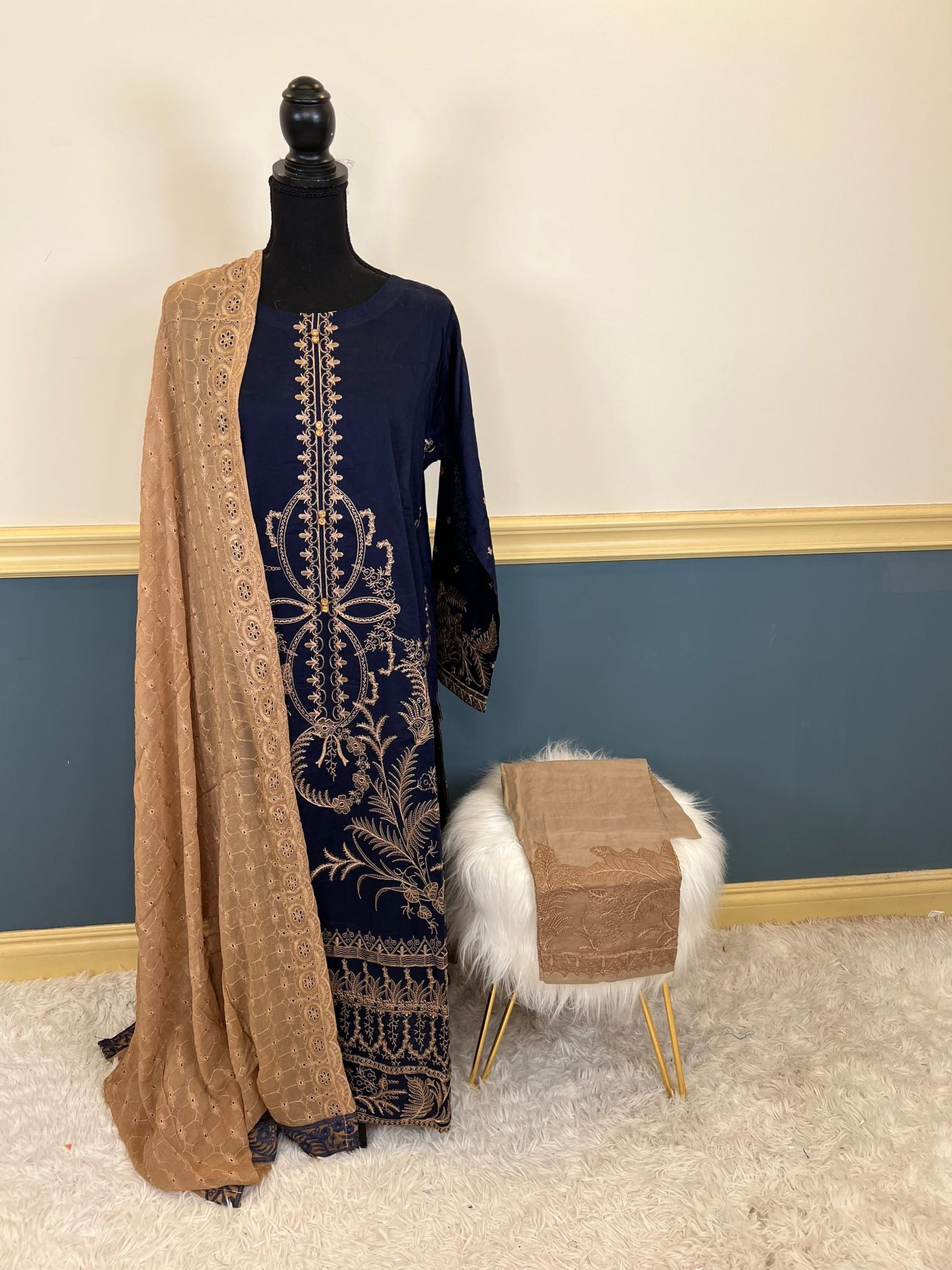 Pakistani Stitched Embroidered lawn Salwar kameez ready to ship