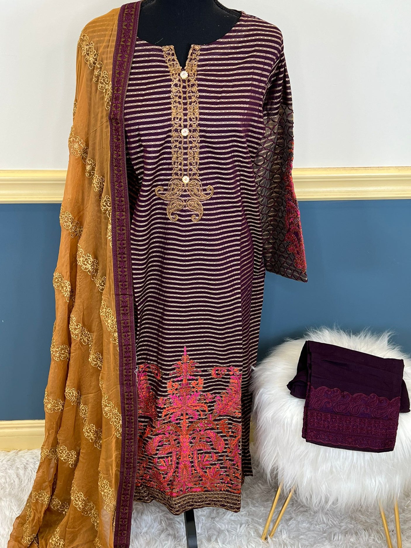 Pakistani Stitched Embroidered lawn Salwar kameez ready to ship