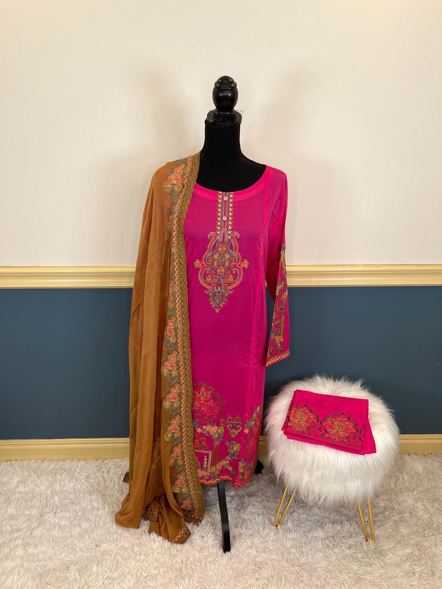 Pakistani Stitched Luxury Embroidered lawn Salwar kameez ready to ship