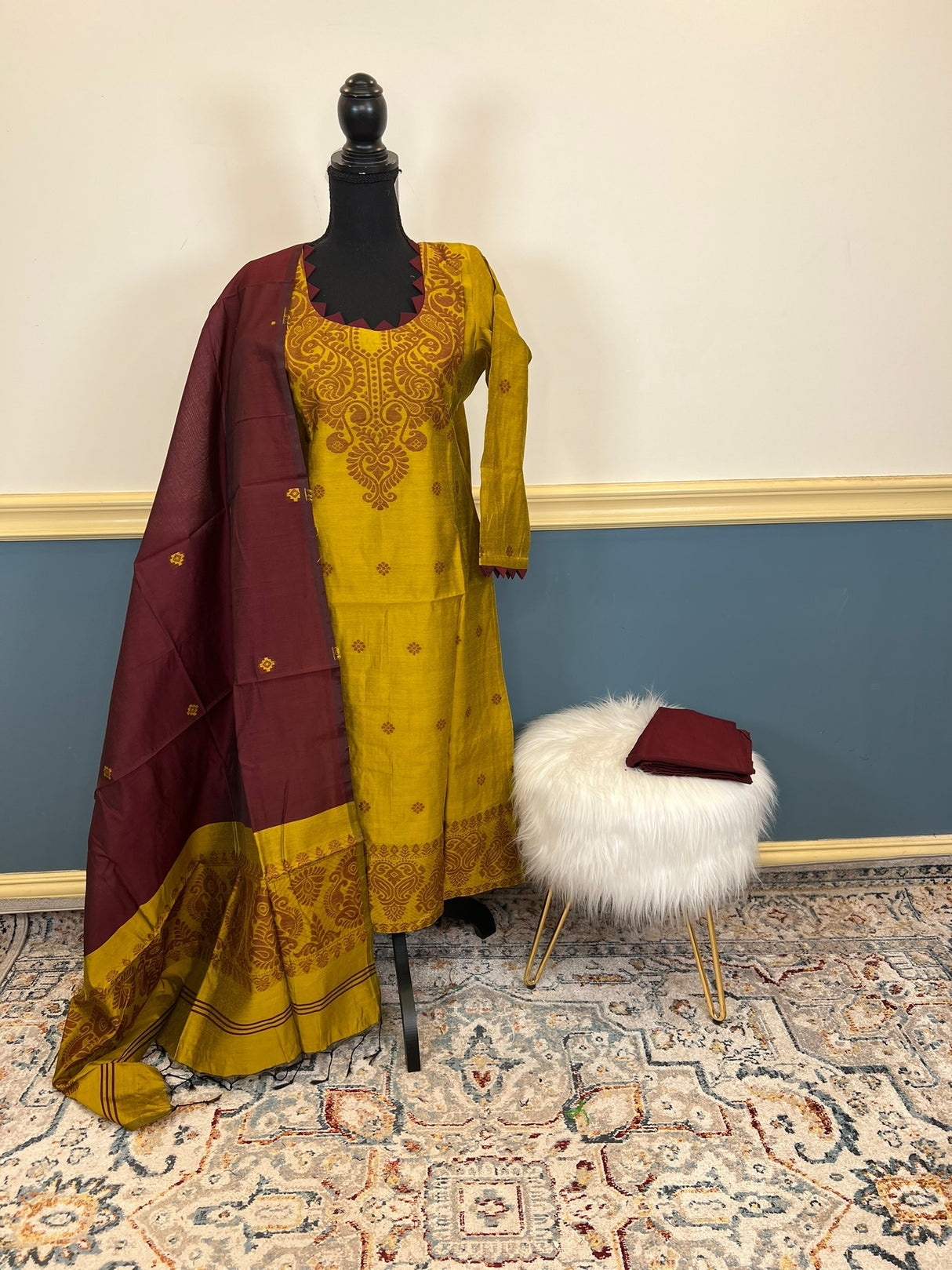 Bangladeshi Taant Jamdani Salwer Kamiz