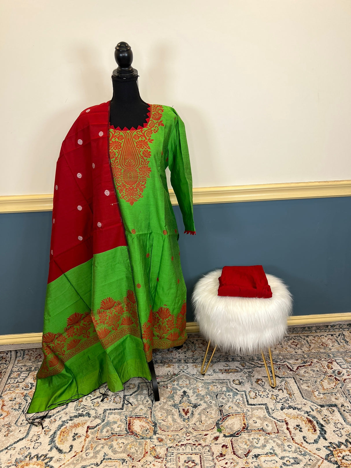 Bangladeshi Taant Jamdani Salwer Kamiz