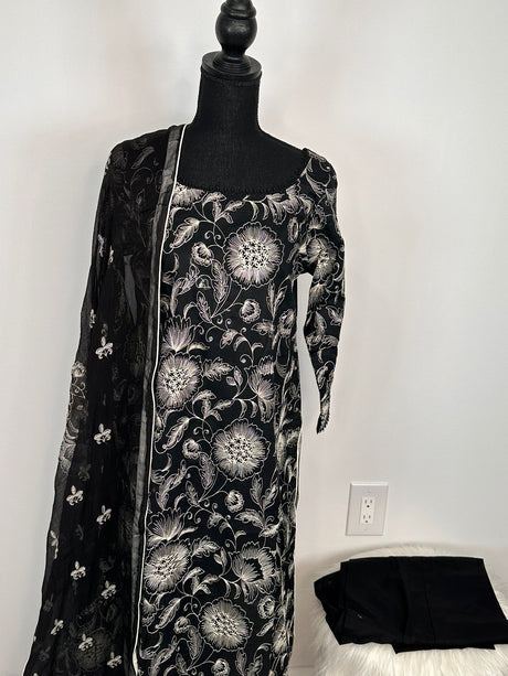 Pakistani Embroidered Luxury Lawn Ready To Ship