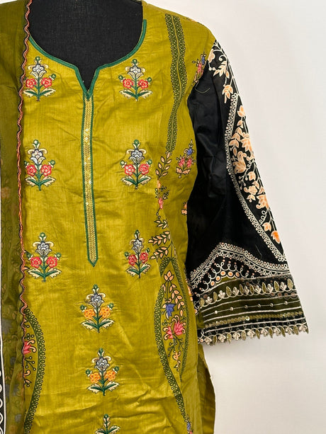 Pakistani Embroidered Lawn ready to ship