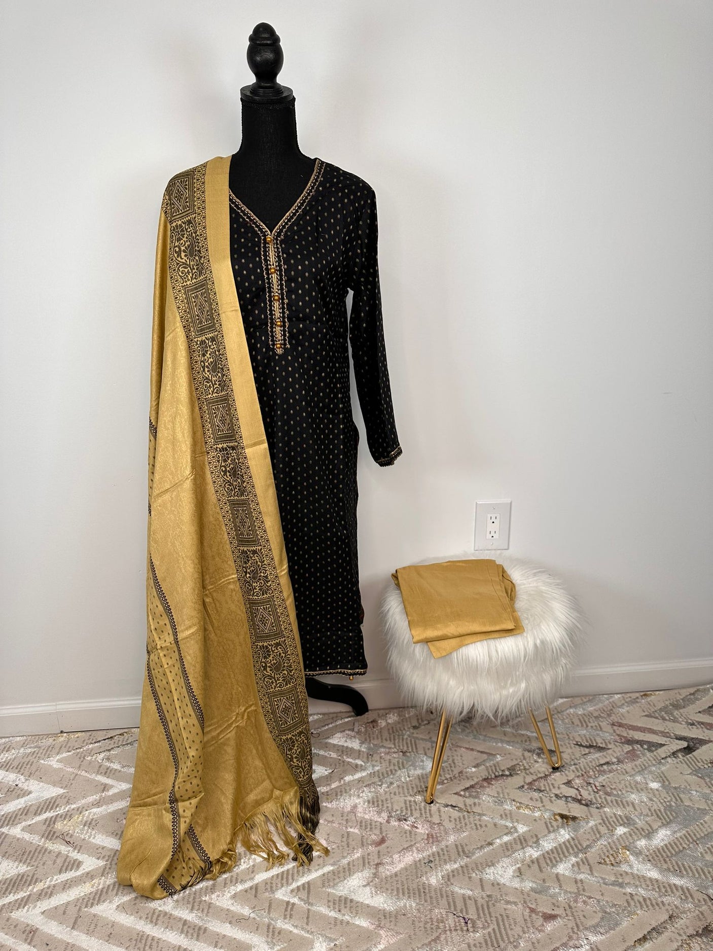 Pakistani Khaddi Lilen Salwar Kameez ready to ship