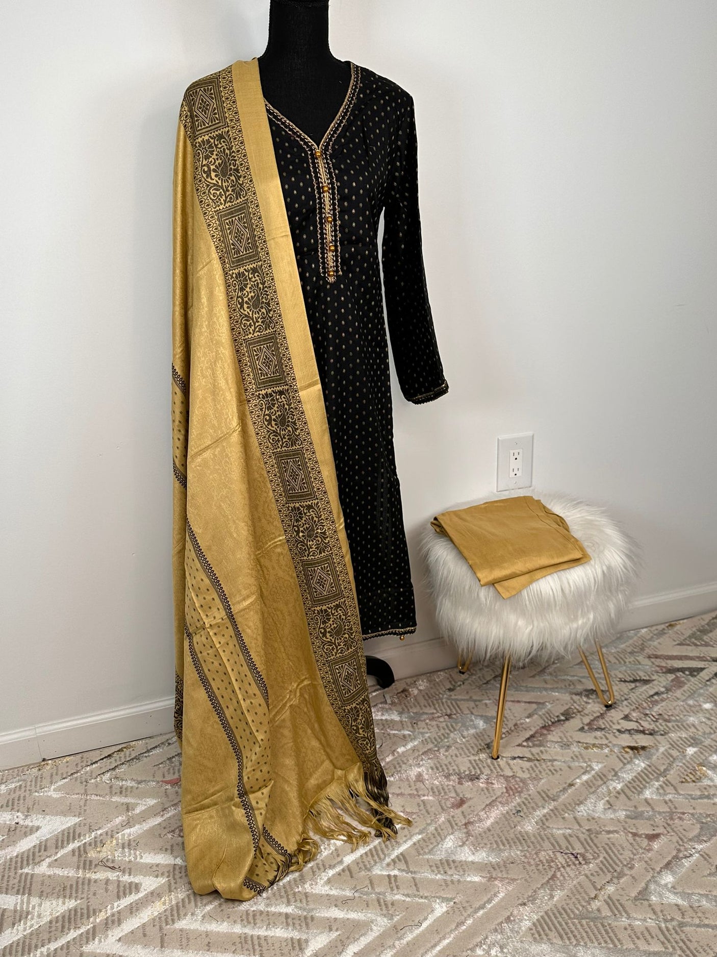 Pakistani Khaddi Lilen Salwar Kameez ready to ship