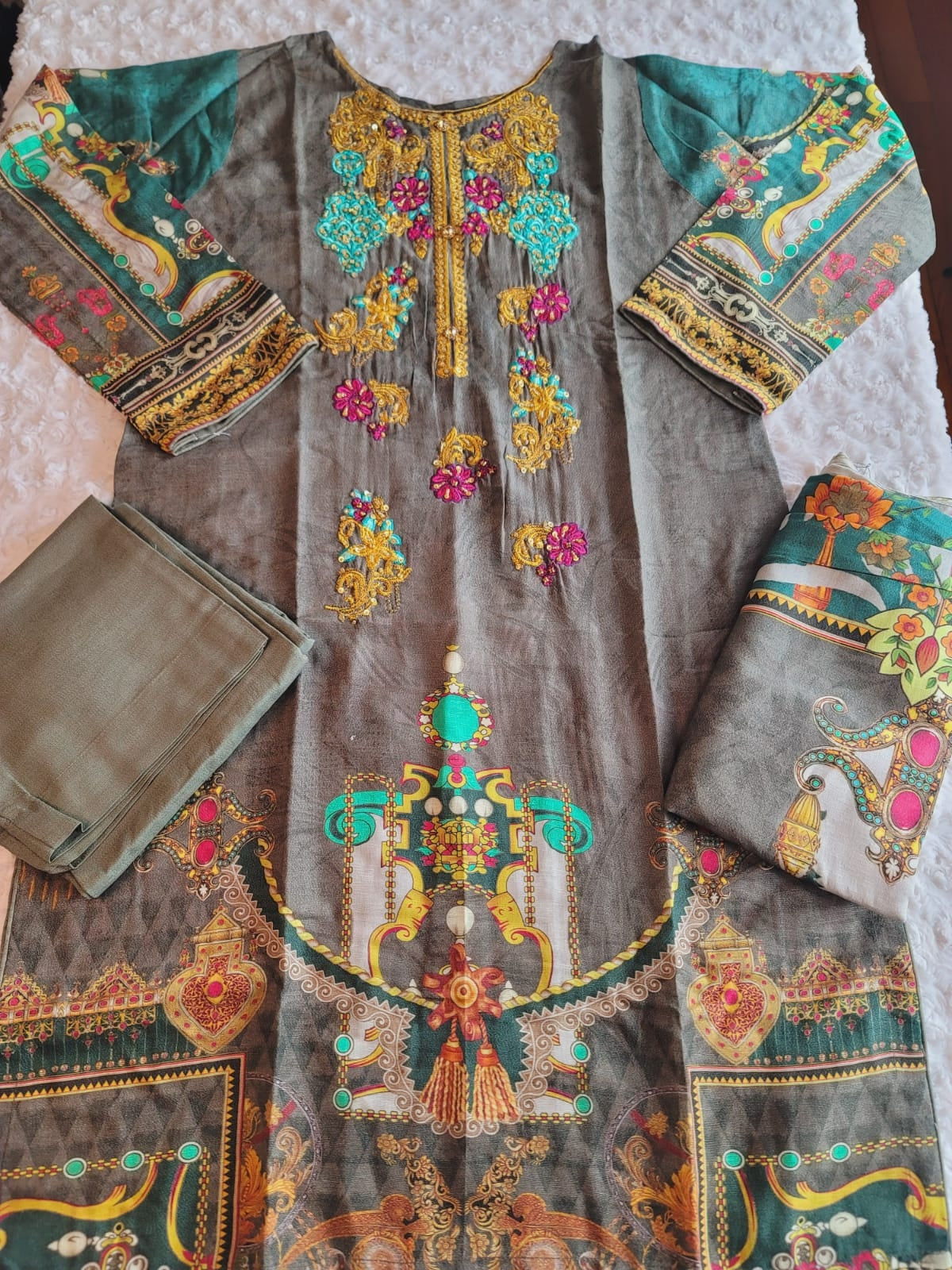 Pakistani Linen Embroidered Salwar kameez Ready To Ship