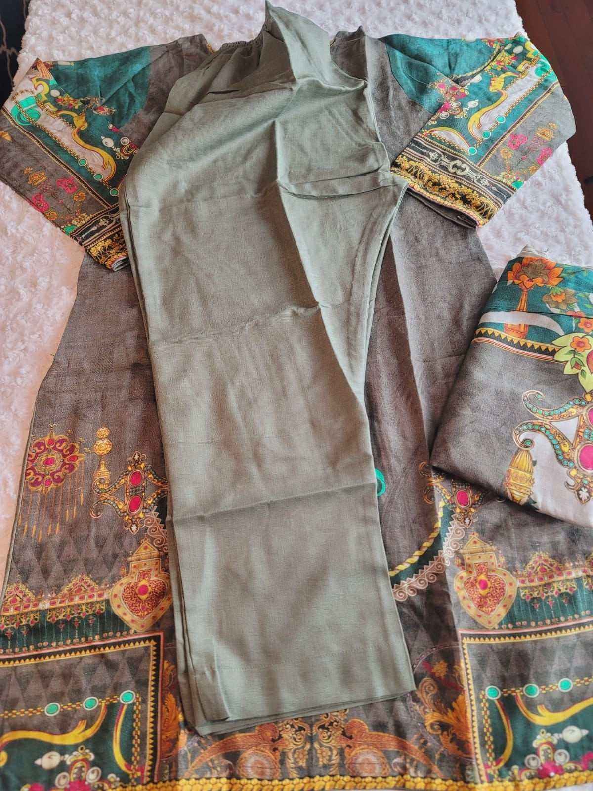 Pakistani Linen Embroidered Salwar kameez Ready To Ship