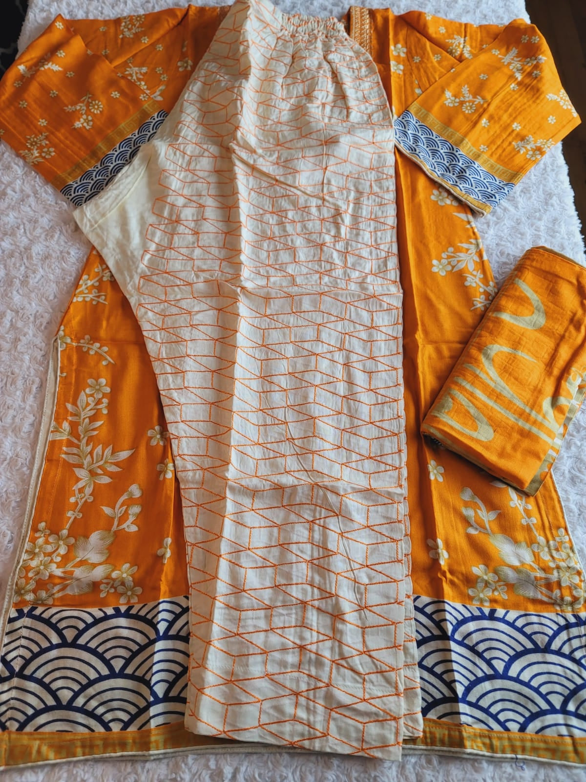 Pakistani linen Embroidered Salwar kameez Ready To Ship