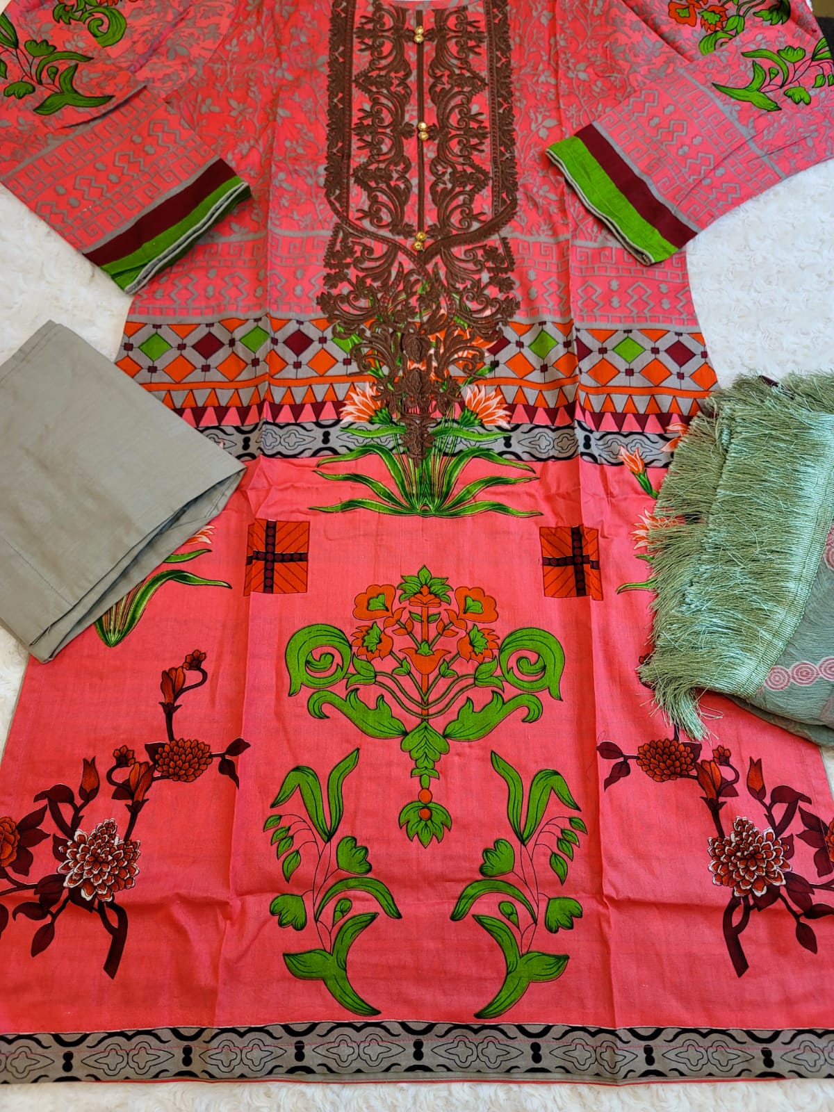 Pakistani lawn Embroidered Salwar kameez with Chiffon Dupatta Ready To Ship