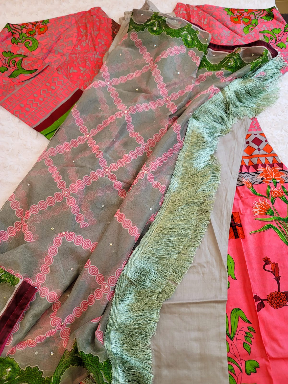 Pakistani lawn Embroidered Salwar kameez with Chiffon Dupatta Ready To Ship