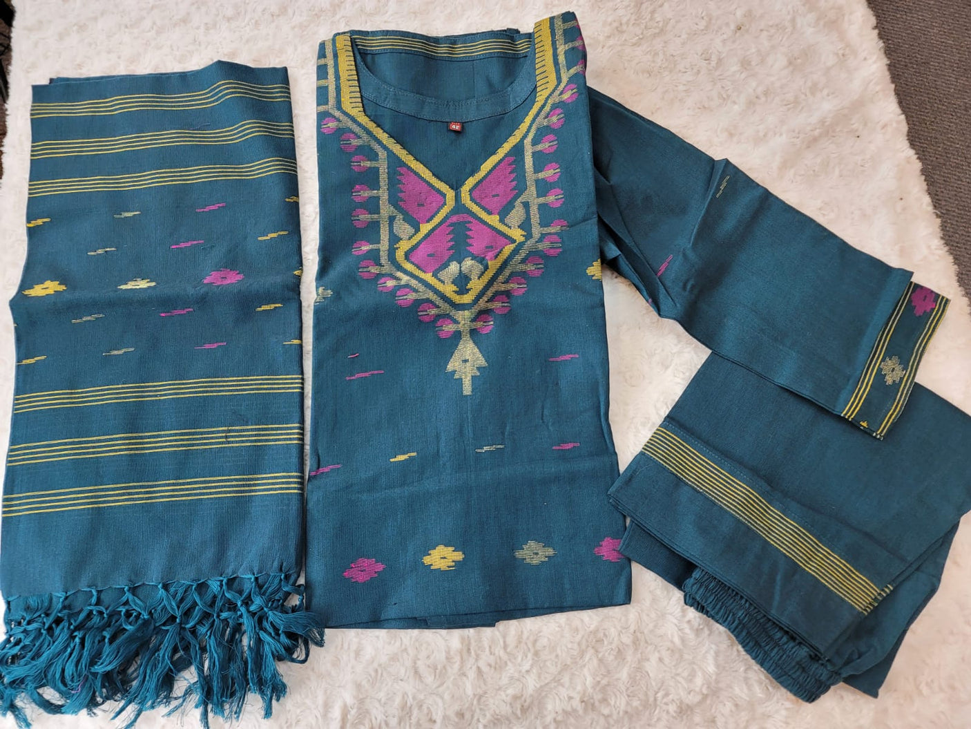 Bangladeshi Jamdani salwar kamiz