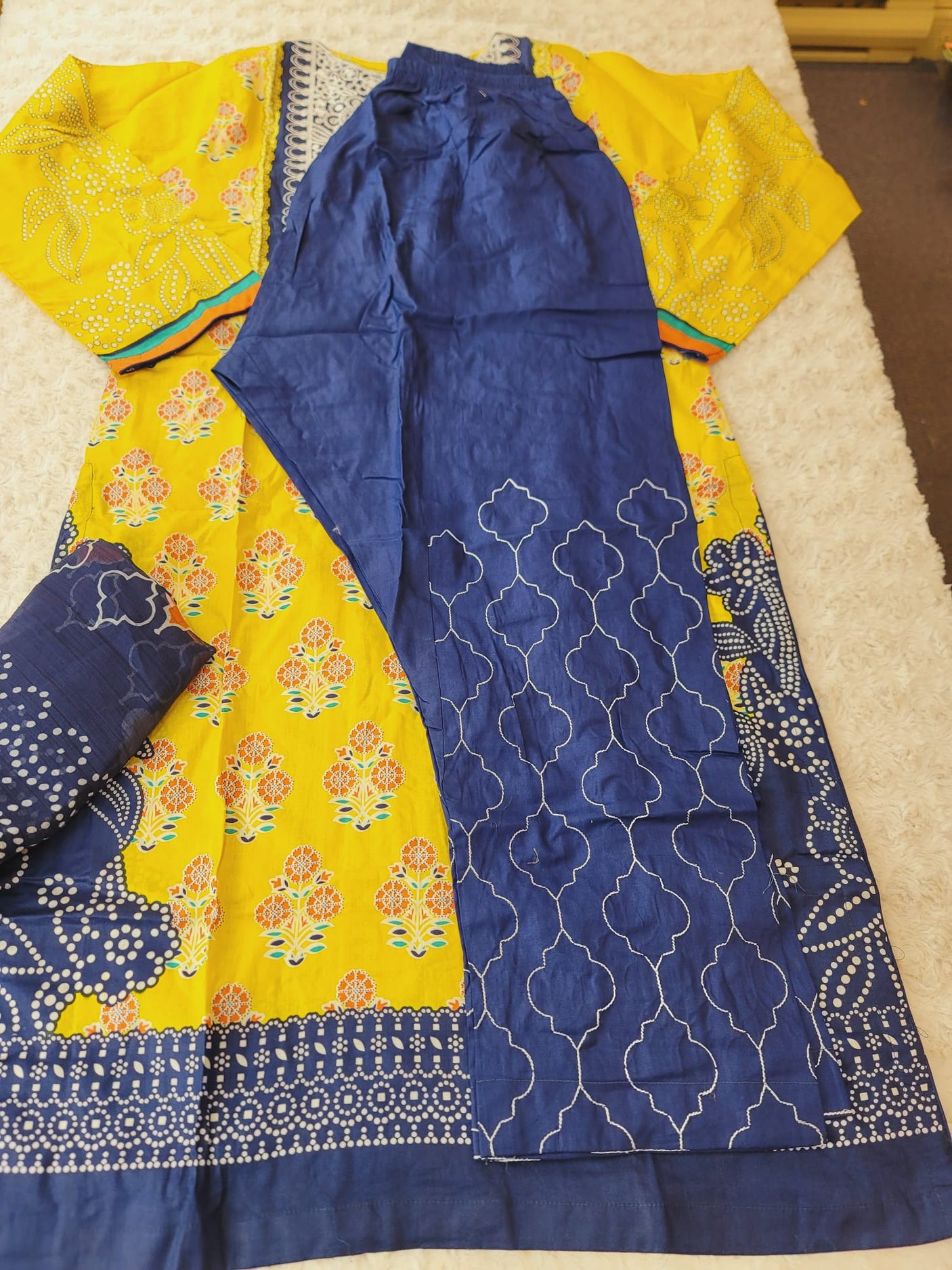 Pakistani Stitched lawn Embroidered Salwar kameez ready to ship