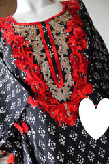 Beautiful cotton printed stitched kaftan with thread embroidery on front n back Paired with cotton stitched pant with crochet lace