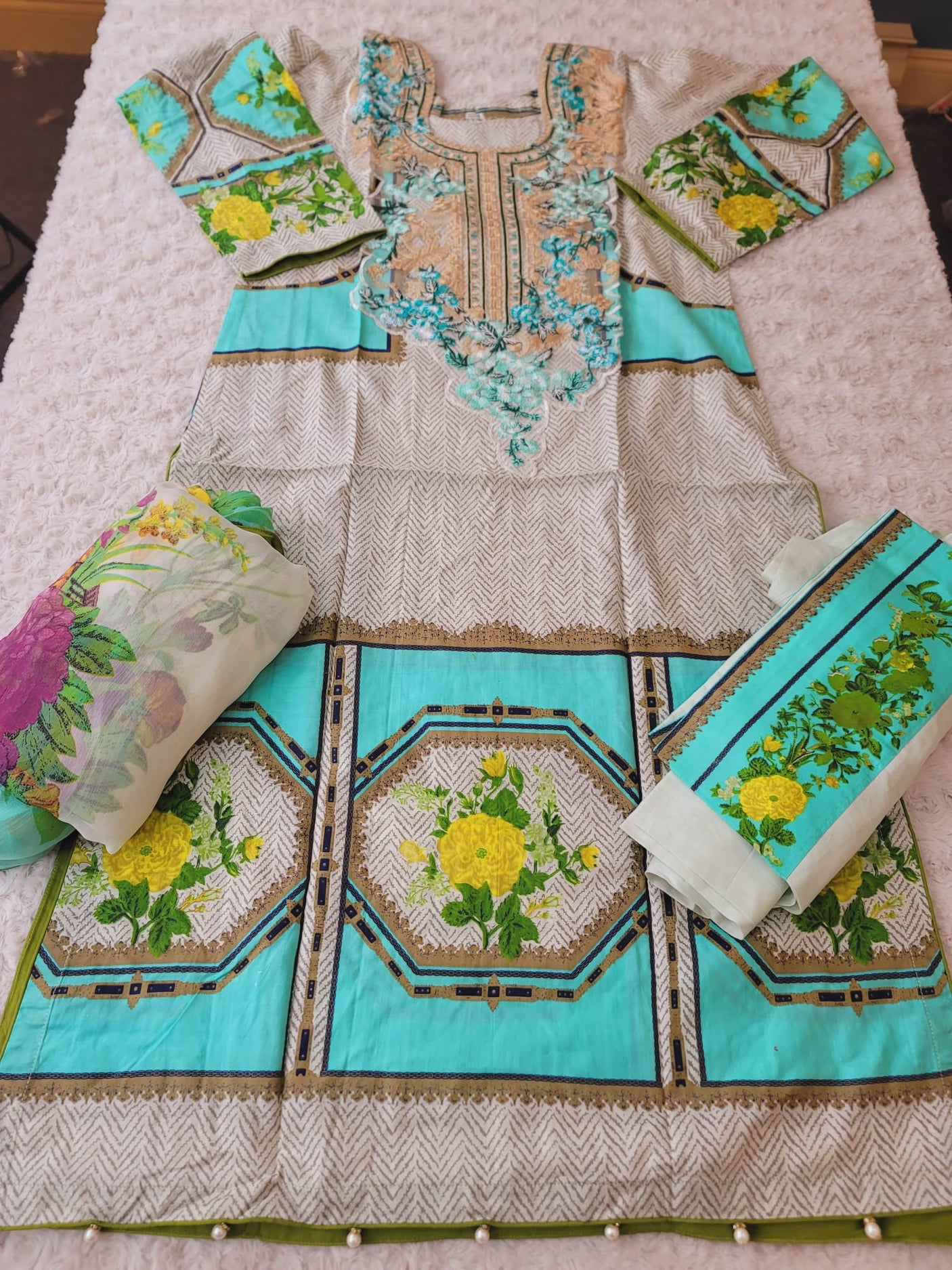 Pakistani Stitched lawn Embroidered Salwar kameez ready to ship