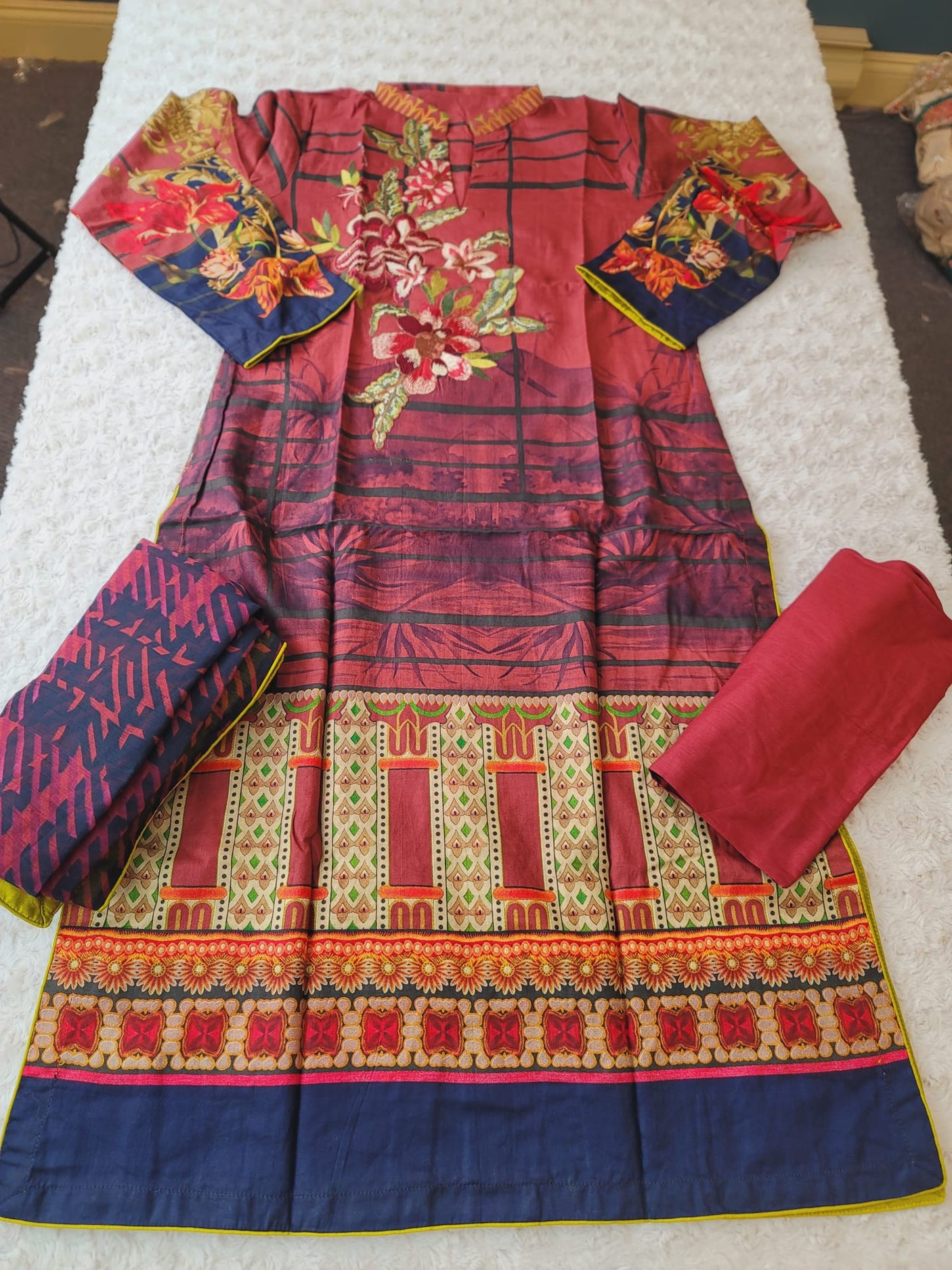 Pakistani Stitched lawn Embroidered Salwar kameez ready to ship