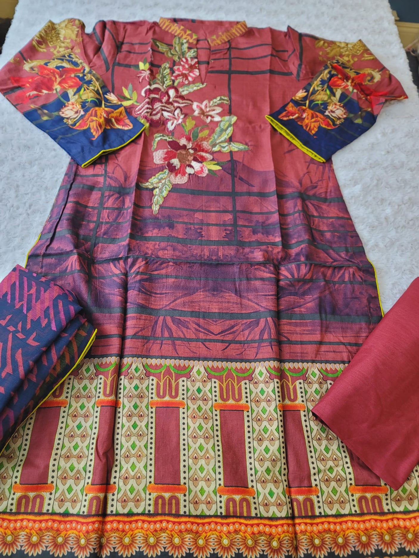 Pakistani Stitched lawn Embroidered Salwar kameez ready to ship