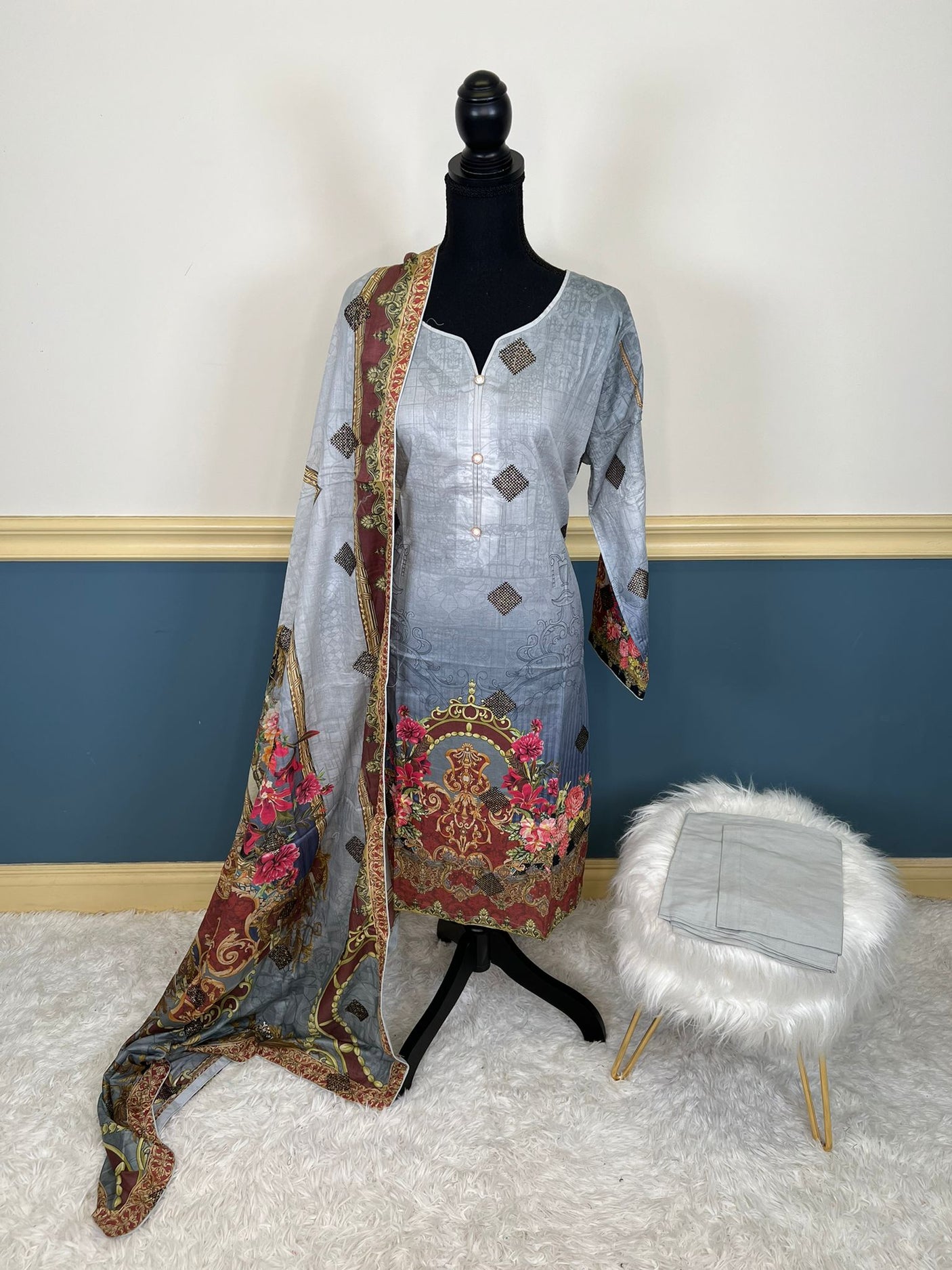 Pakistani Stitched Embroidered lawn Salwar kameez ready to ship