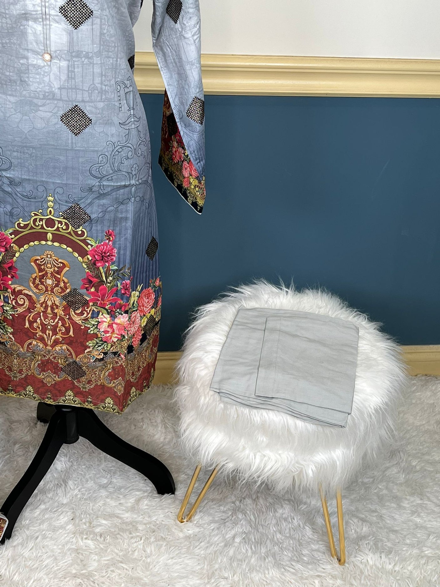 Pakistani Stitched Embroidered lawn Salwar kameez ready to ship