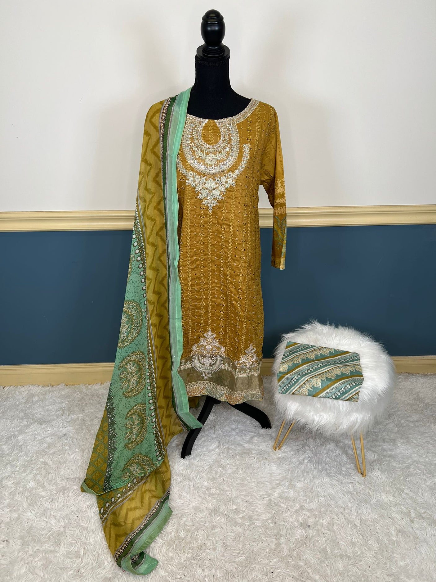 Pakistani Stitched Embroidered lawn Salwar kameez ready to ship
