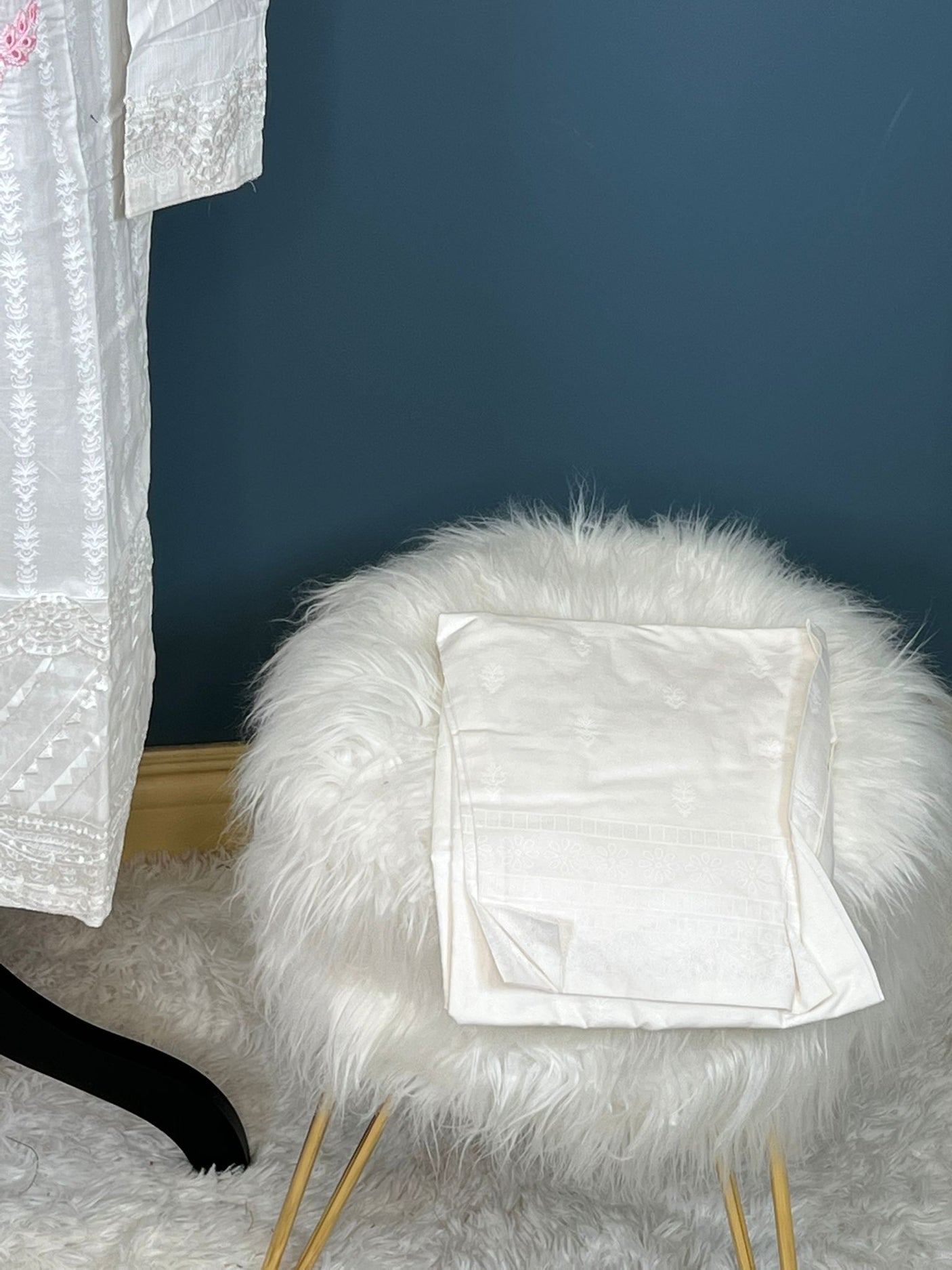 Pakistani Stitched Embroidered lawn Salwar kameez ready to ship