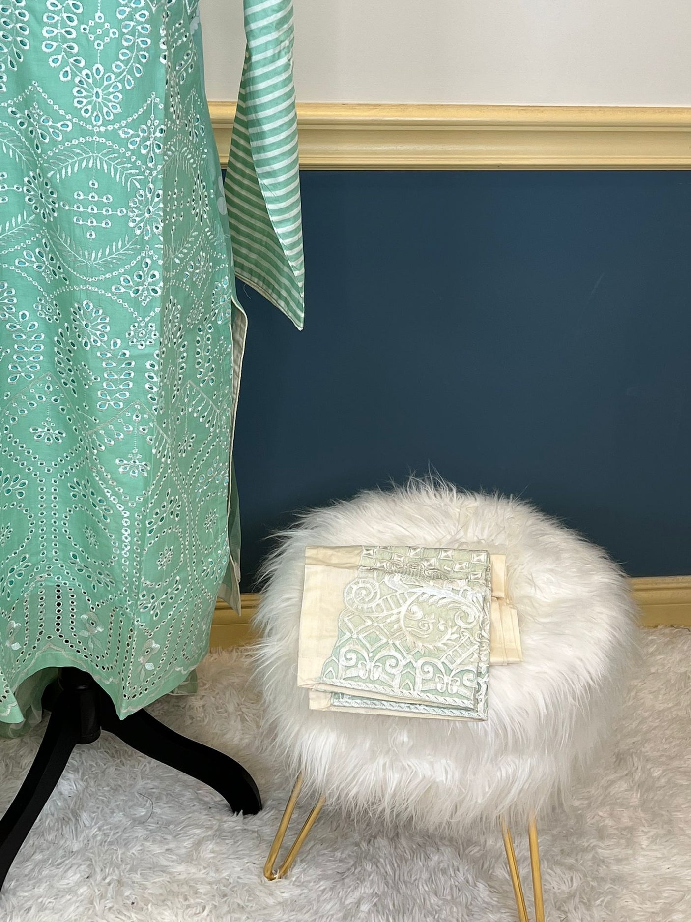 Pakistani Stitched Embroidered lawn Salwar kameez ready to ship