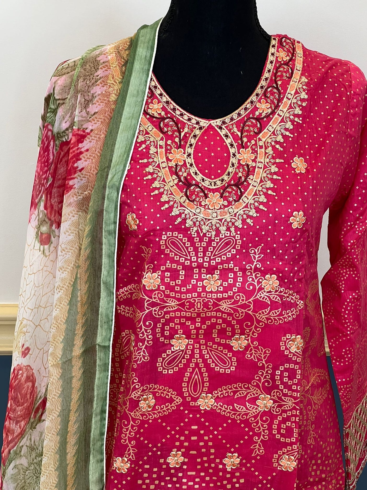 Pakistani Stitched Embroidered lawn Salwar kameez ready to ship