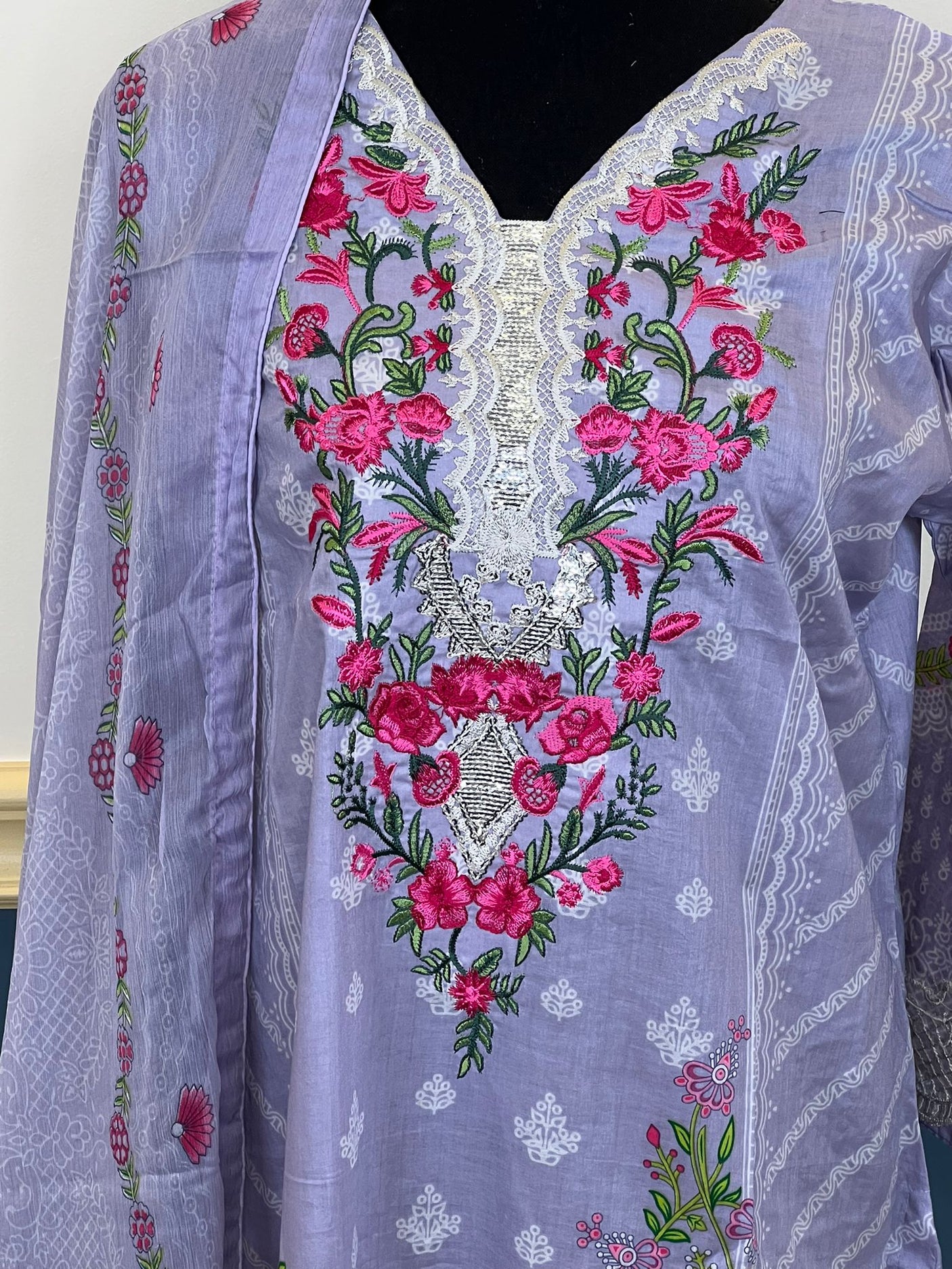 Pakistani Stitched Embroidered lawn Salwar kameez ready to ship