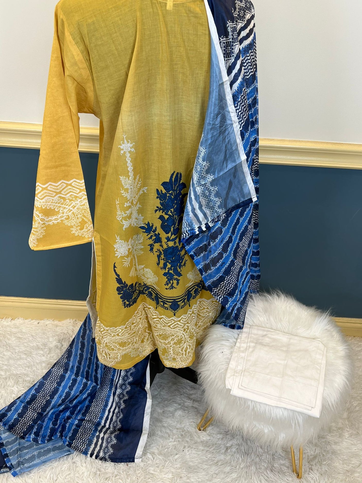 Pakistani Stitched Embroidered lawn Salwar kameez ready to ship