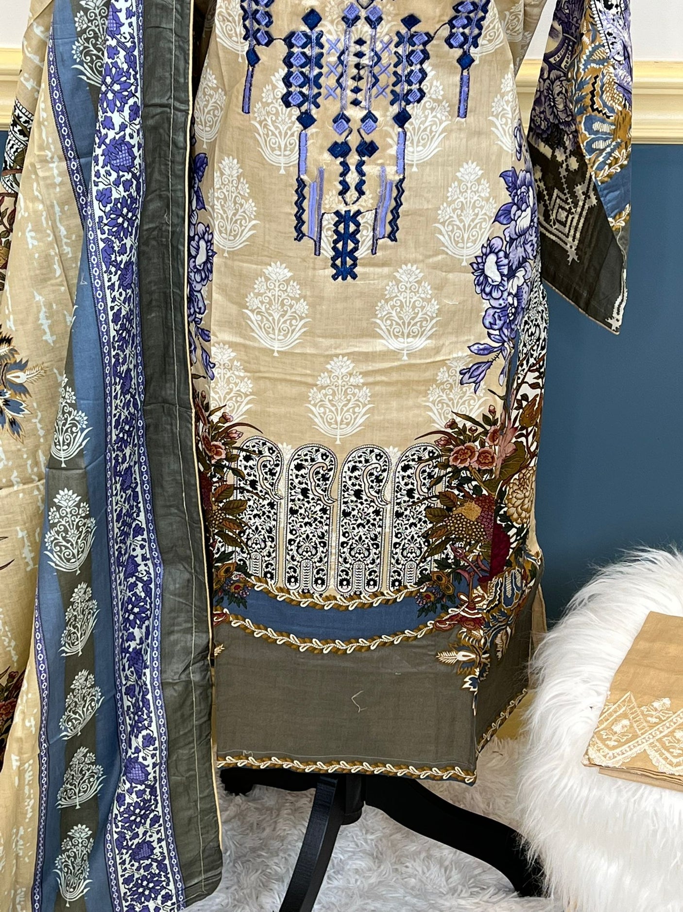 Pakistani Stitched Embroidered lawn Salwar kameez ready to ship