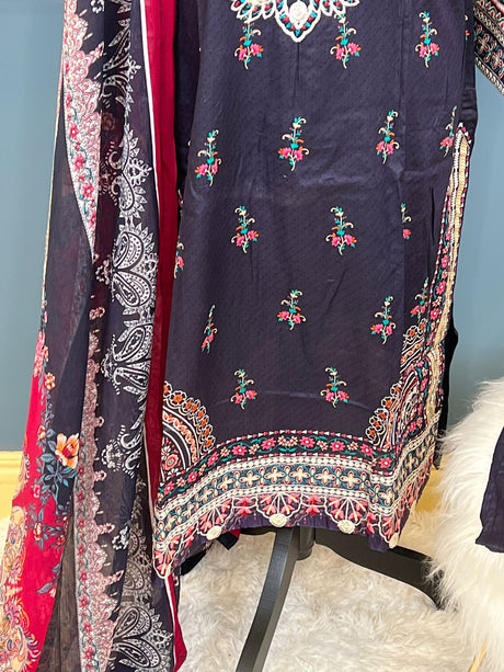 Pakistani Stitched Embroidered lawn Salwar kameez ready to ship