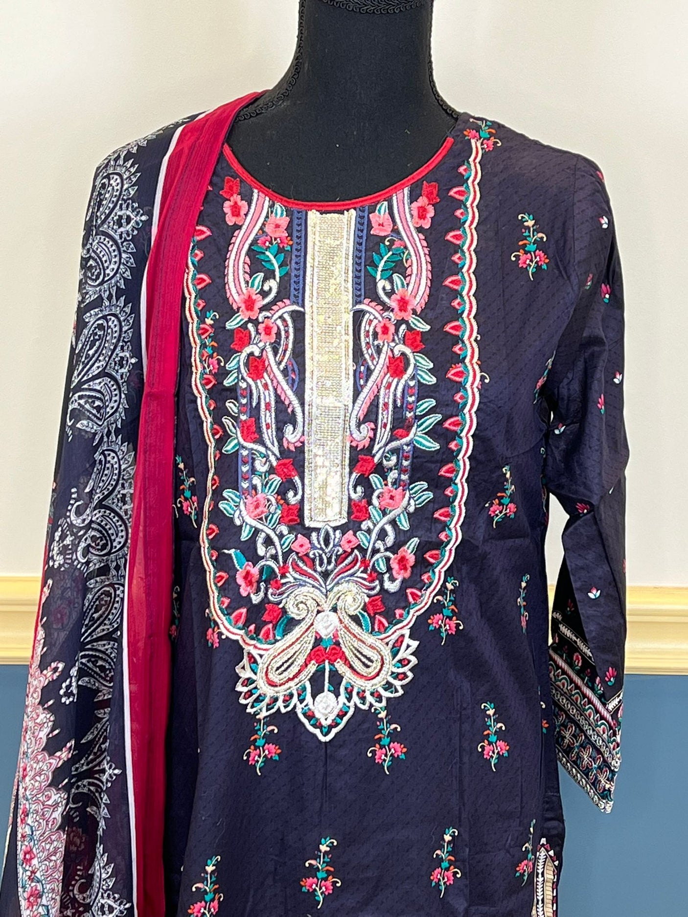 Pakistani Stitched Embroidered lawn Salwar kameez ready to ship