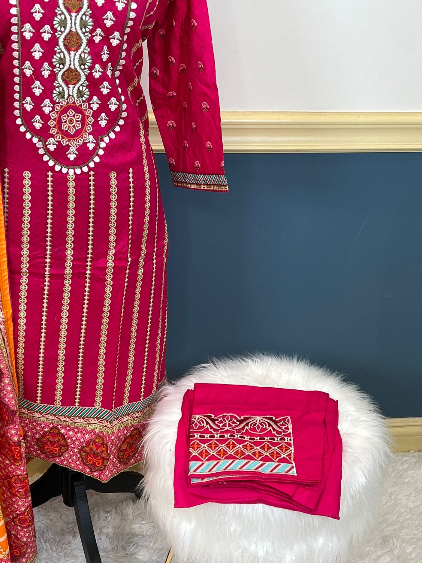 Pakistani Stitched Embroidered lawn Salwar kameez ready to ship