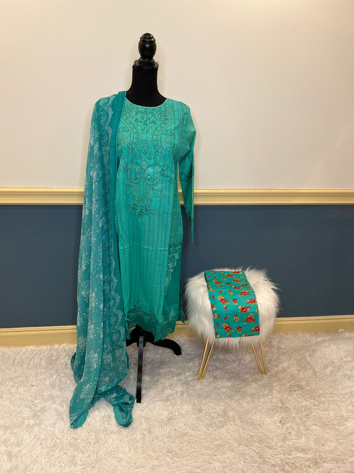 Pakistani Stitched Embroidered lawn Salwar kameez ready to ship