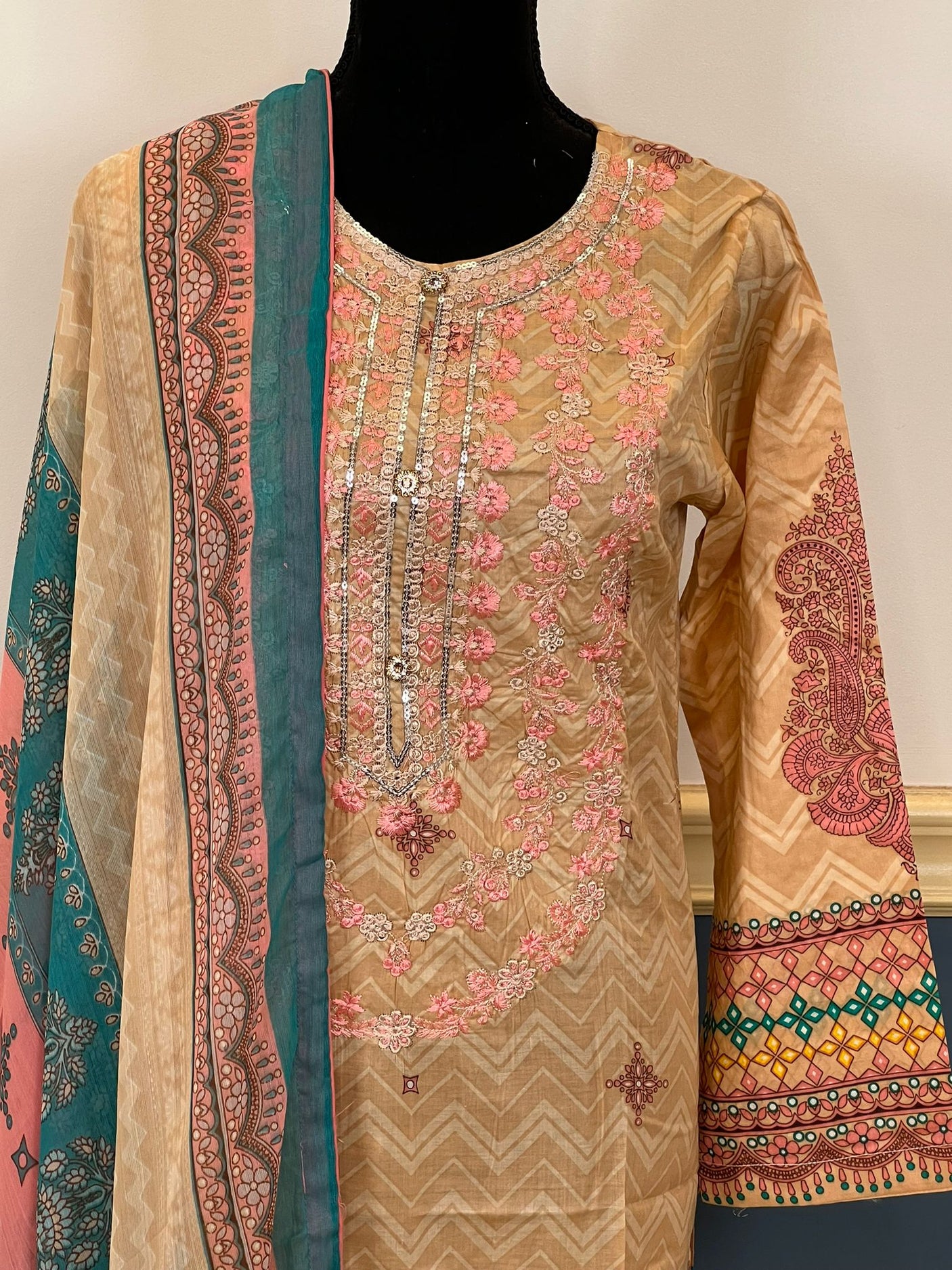 Pakistani Stitched Embroidered lawn Salwar kameez ready to ship