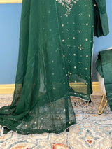 Pakistani Mukesh Salwer Jamison