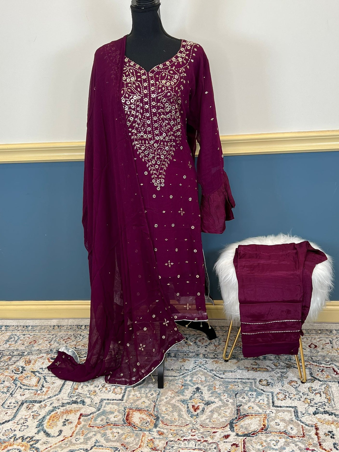 Pakistani Mukesh Salwer Jamison