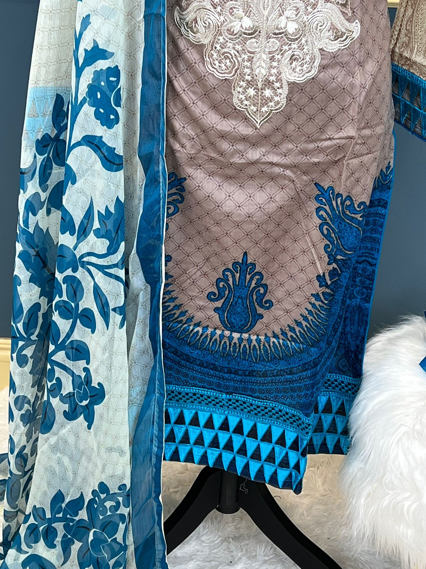 Pakistani Stitched lawn Embroidered Salwar kameez ready to ship