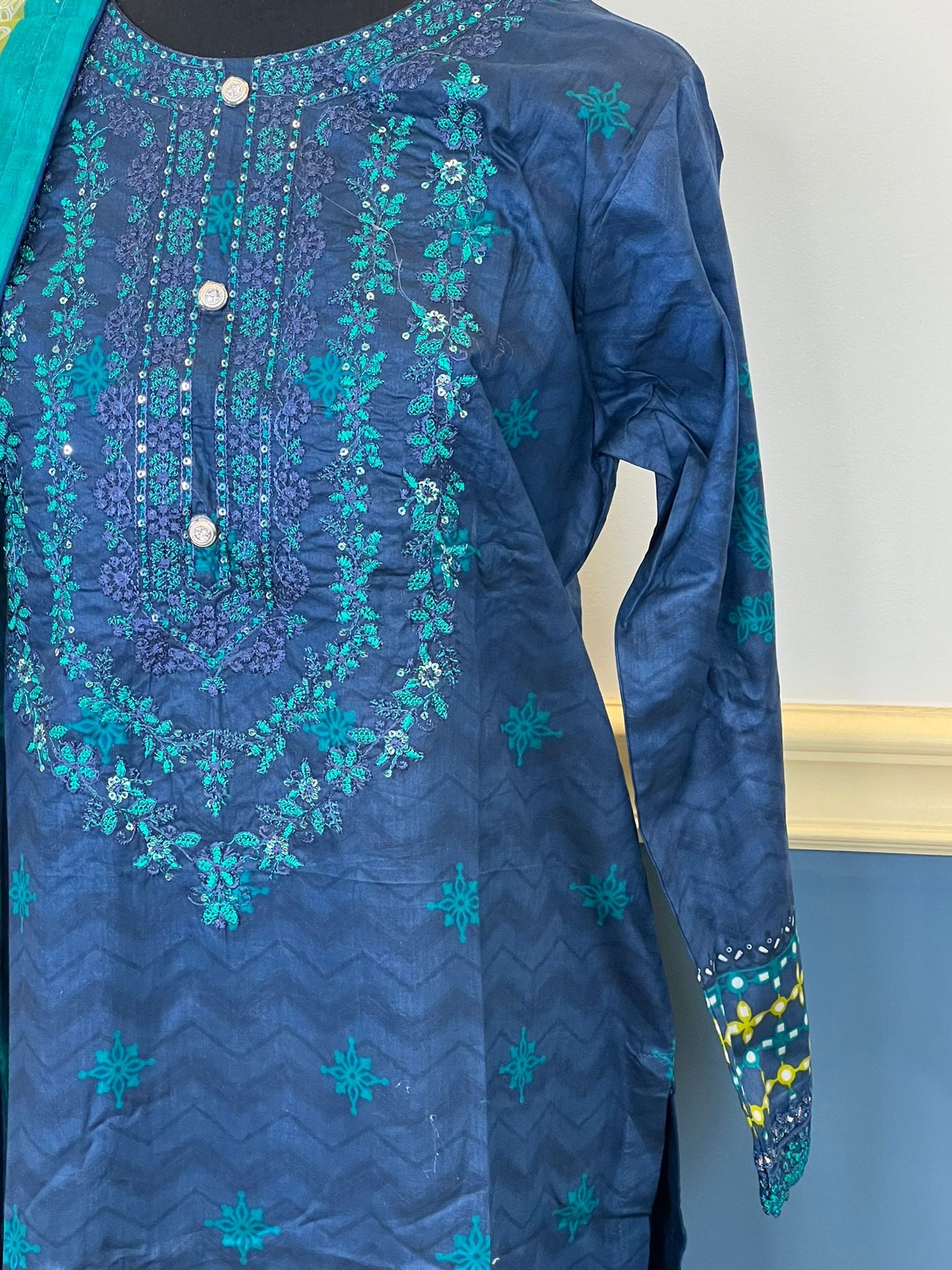 Pakistani Stitched Embroidered lawn Salwar kameez ready to ship