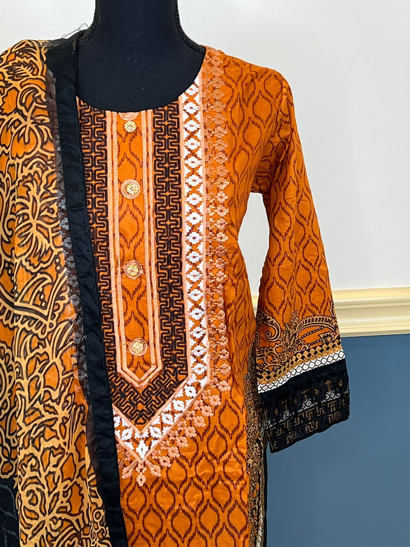 Pakistani Stitched lawn Embroidered Salwar kameez ready to ship