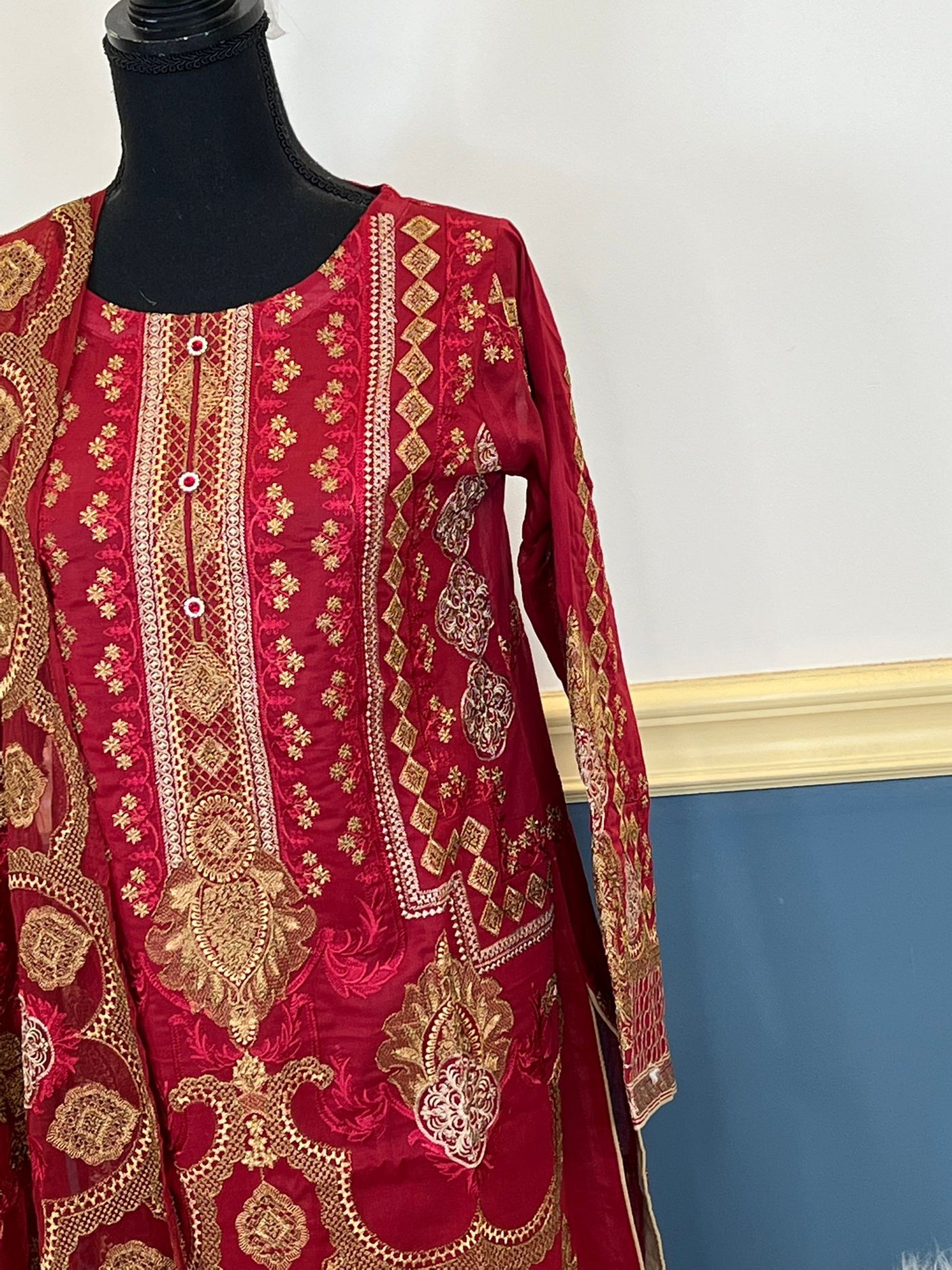 Pakistani Stitched Luxury Embroidered lawn Salwar kameez ready to ship