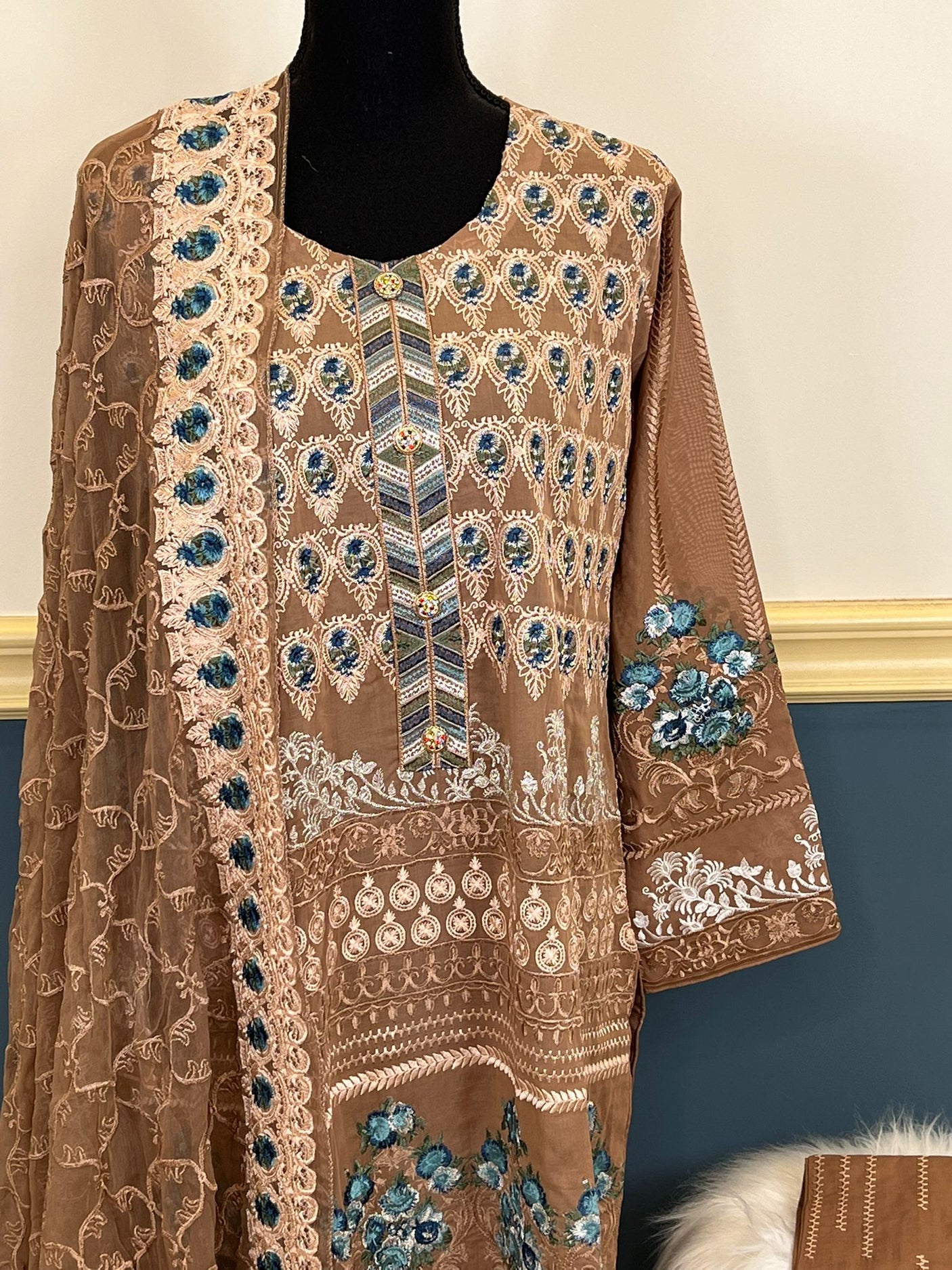 Pakistani Stitched Luxury Embroidered lawn Salwar kameez ready to ship