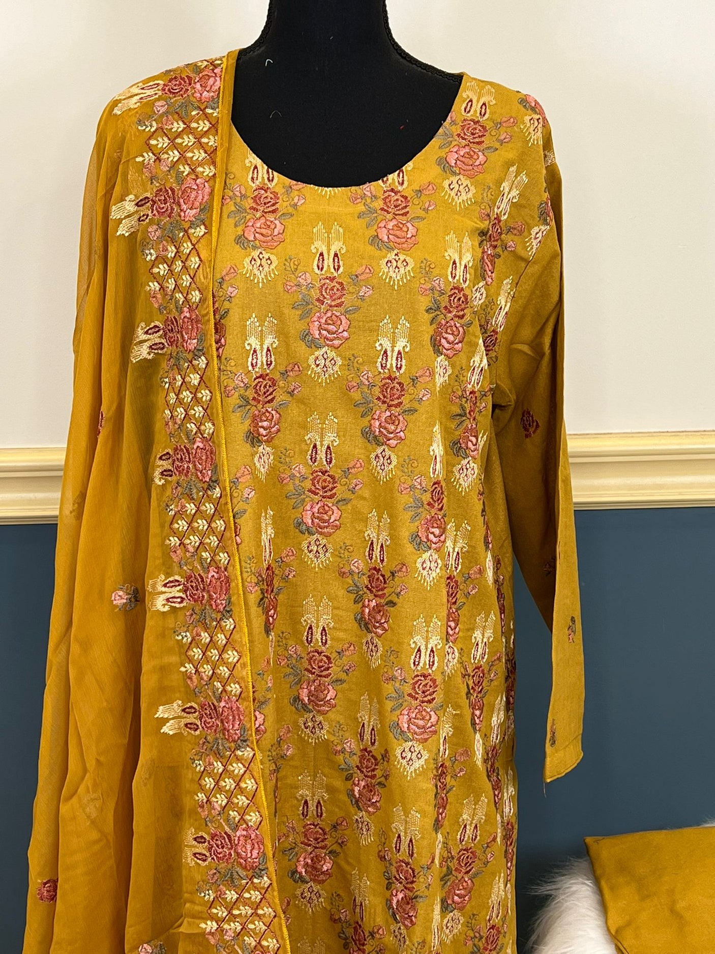 Pakistani Stitched Luxury Embroidered lawn Salwar kameez ready to ship