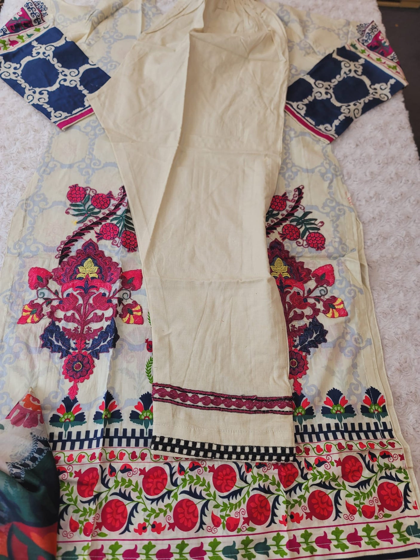 Pakistani Stitched lawn Embroidered Salwar kameez ready to ship