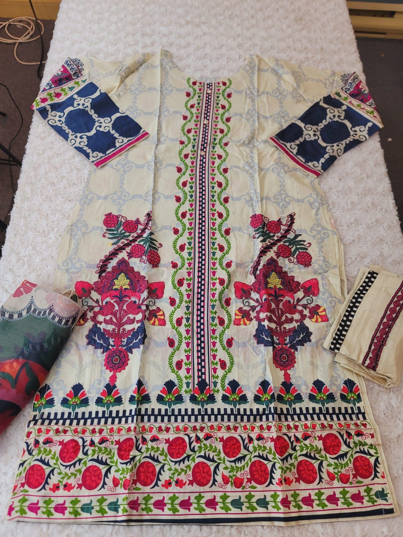 Pakistani Stitched lawn Embroidered Salwar kameez ready to ship