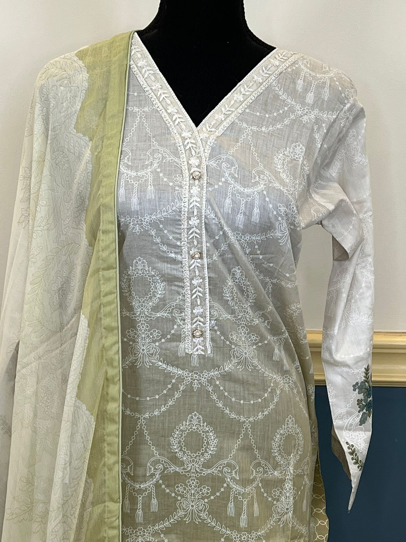 Pakistani Stitched Embroidered lawn Salwar kameez ready to ship